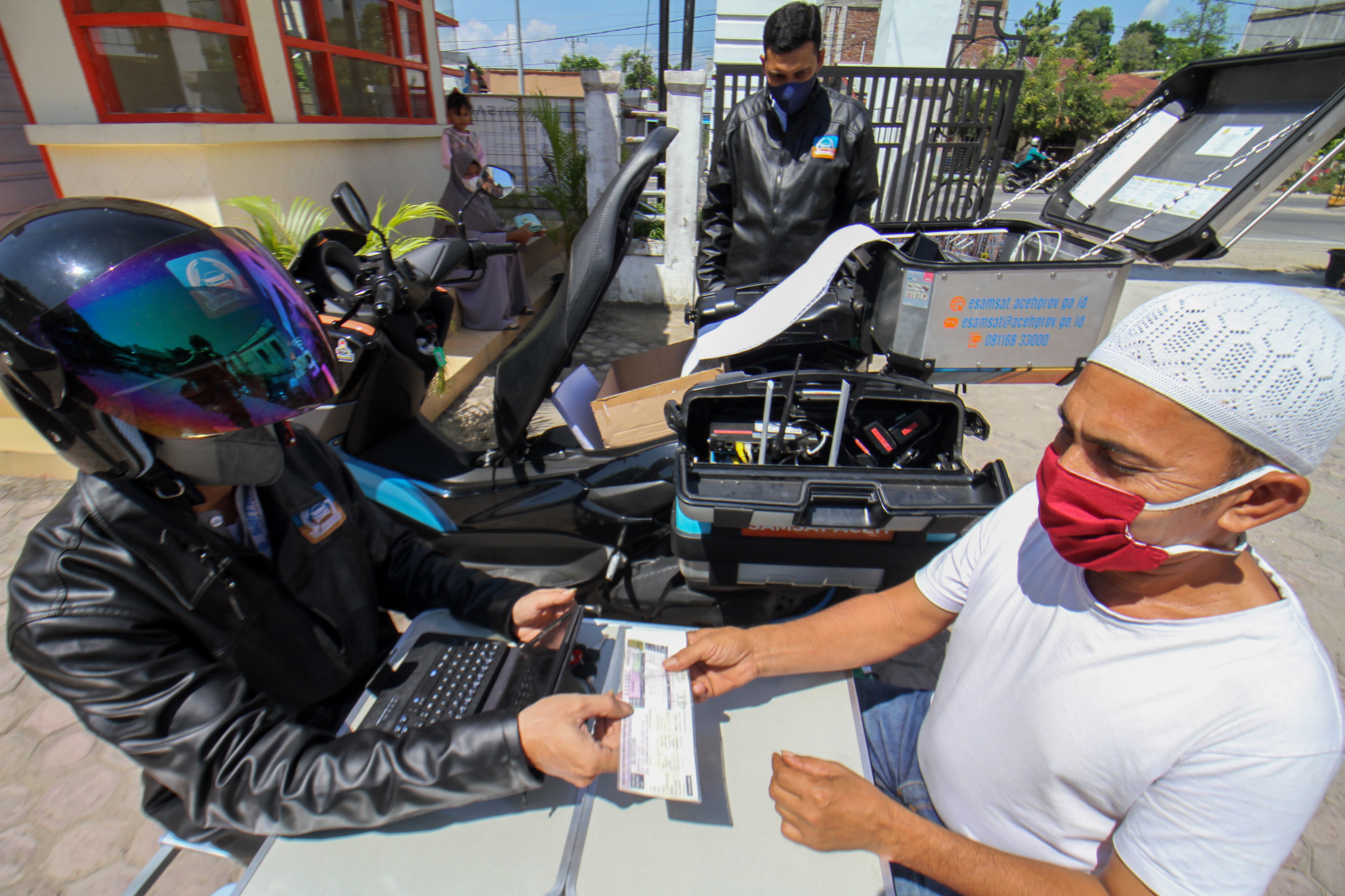 Sepeda Motor Sijempol Jemput Pajak Kendaraan