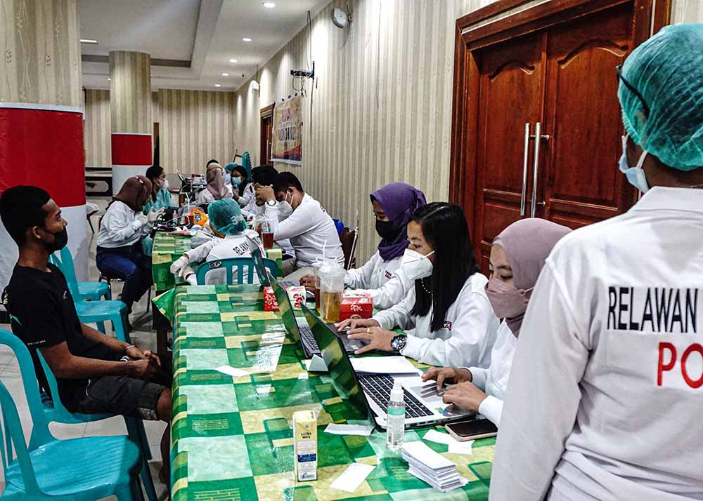 Serbuan vaksinasi di Masjid Raya Jayapura
