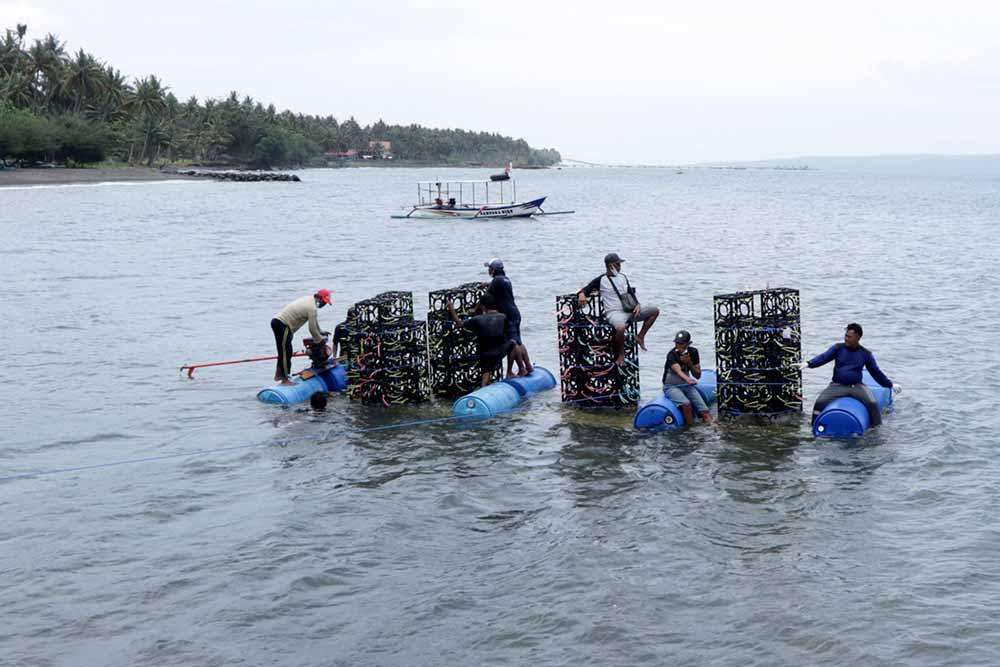Penenggelaman Apartemen Ikan di Banyuwangi