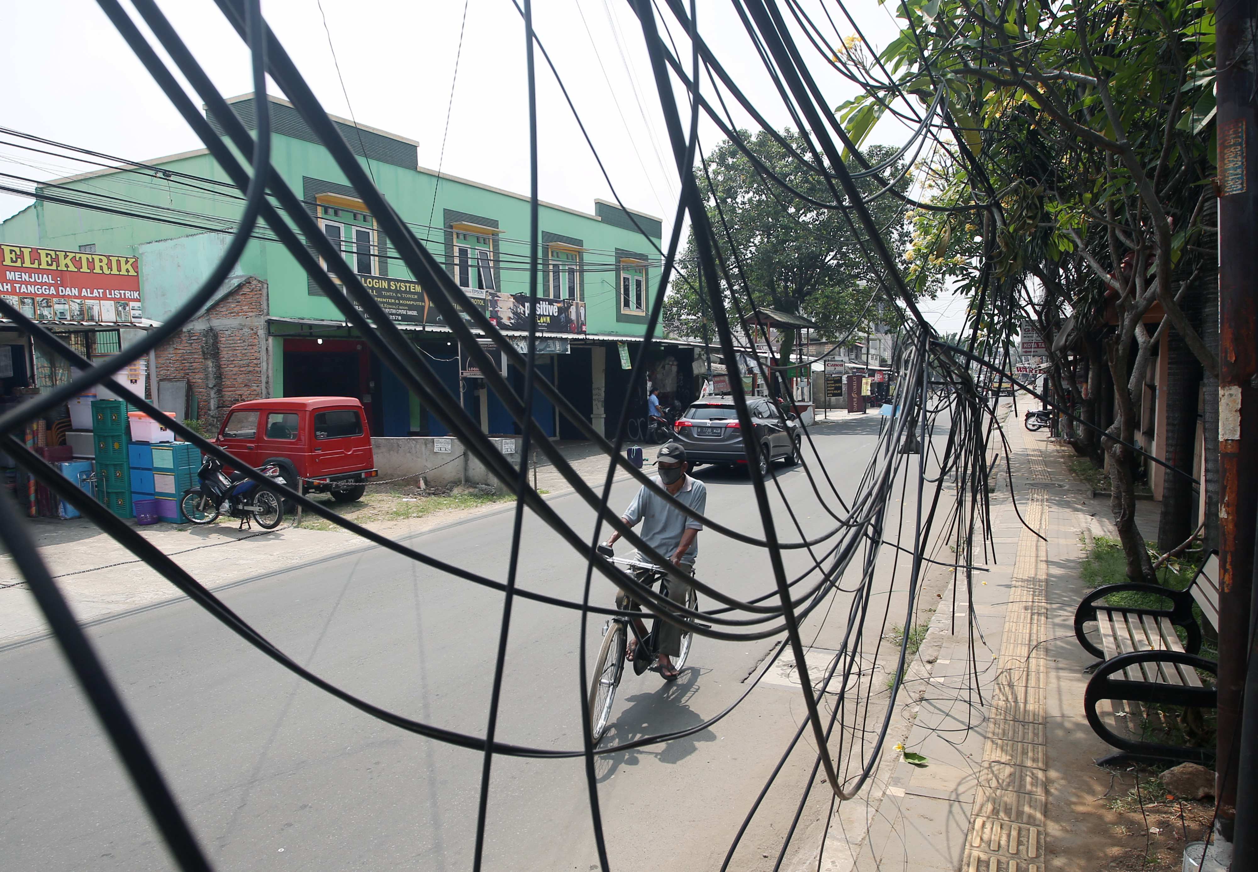 Instalasi Kabel Sembrawut di Tangsel