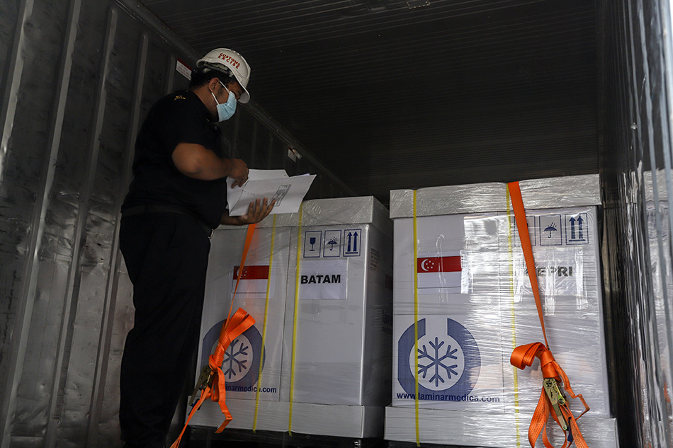 Singapura Sumbang 122.400 Dosis Vaksin AstraZeneca 