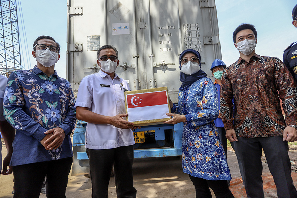 Singapura Sumbang 122.400 Dosis Vaksin AstraZeneca 