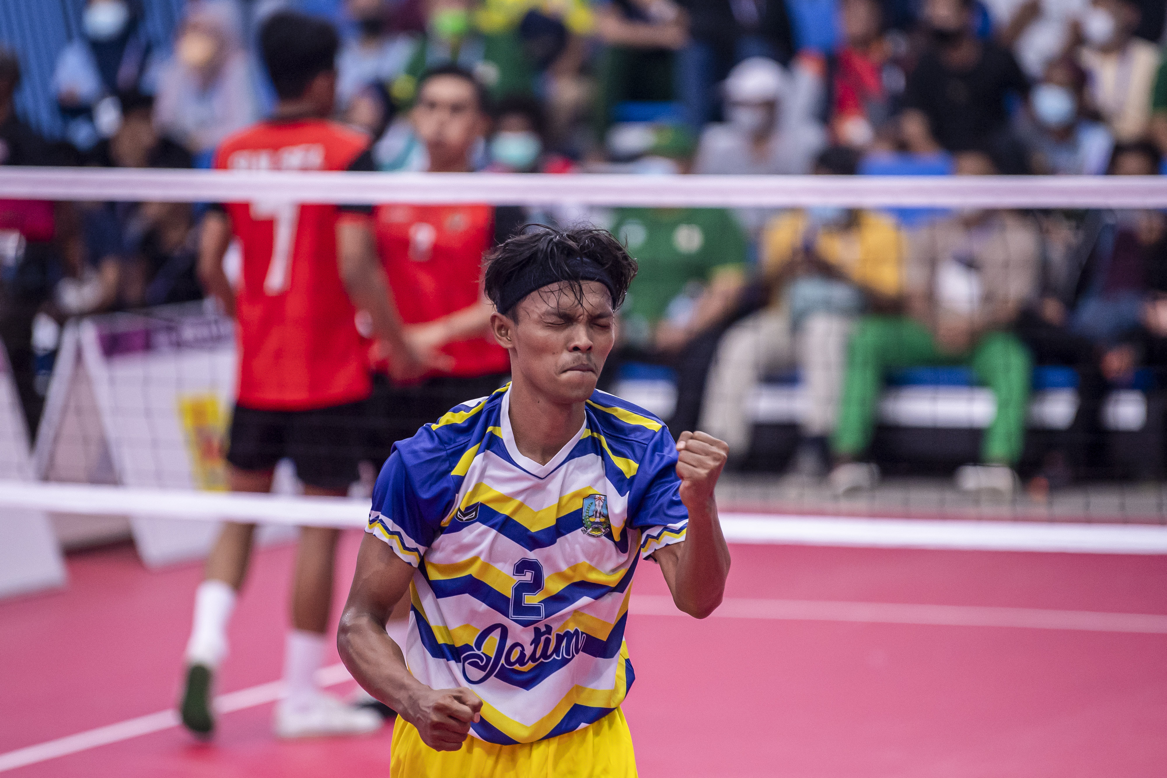 Sepak Takraw Jatim Putra Raih Medali Emas Ganda Putra Beregu