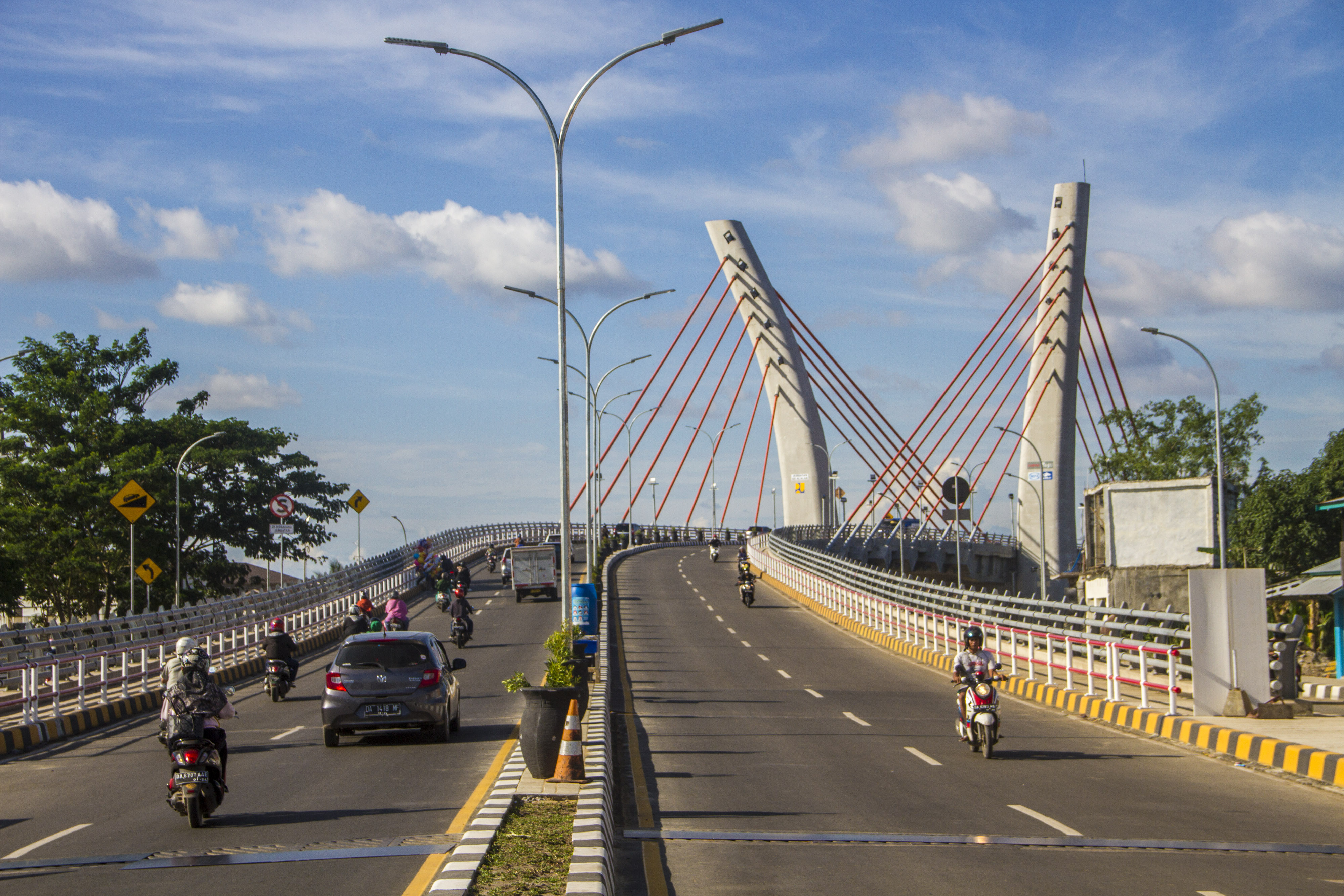 Jembatan Lengkung Pertama di Indonesia