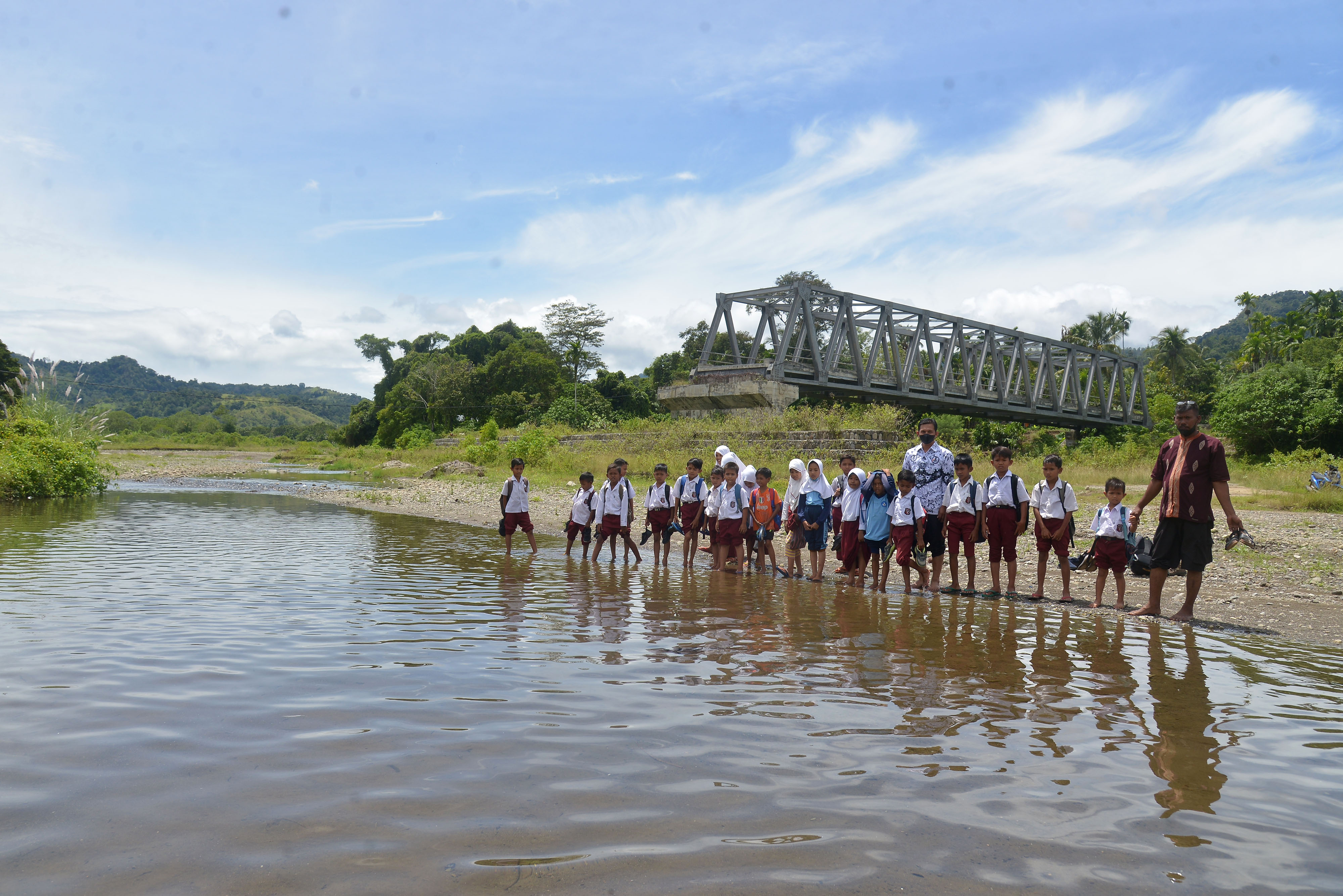 Kegiatan Belajar di Pedalaman Aceh