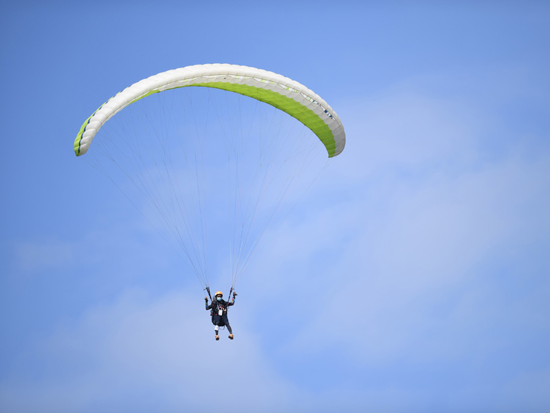 Pertandingan Perdana Paralayang Pon Papua