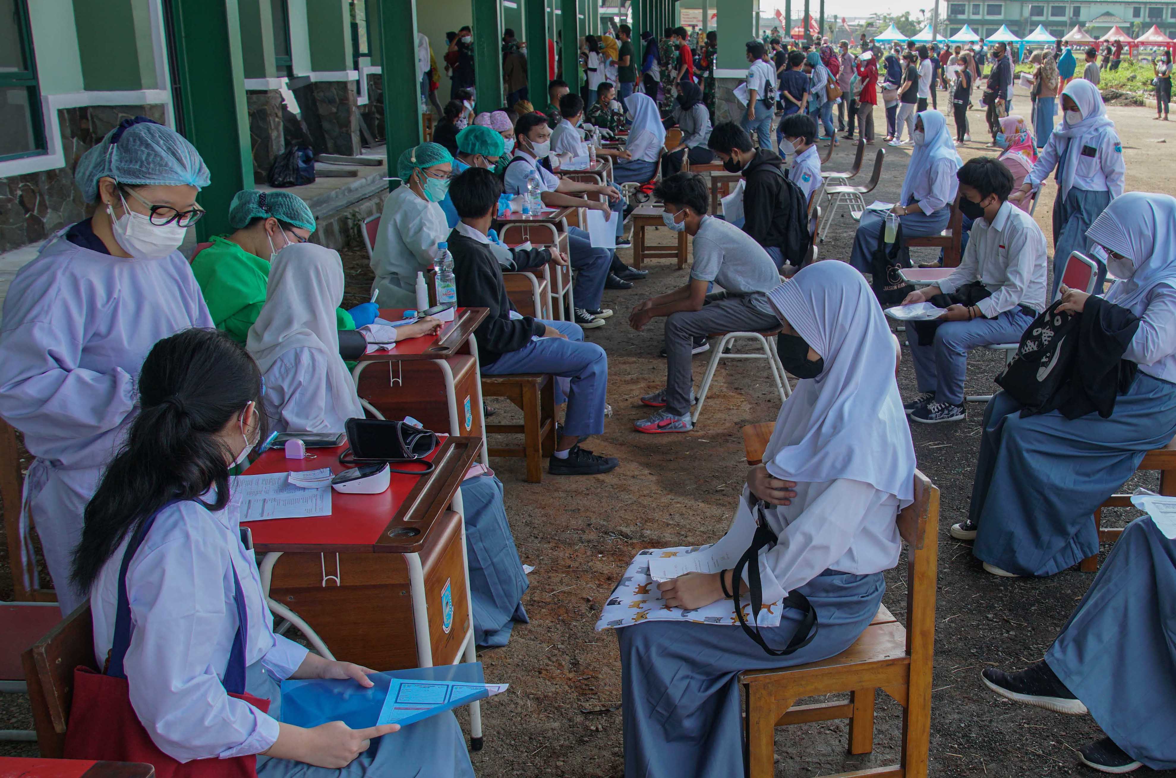 4000 Vaksin Covid-19 untuk  Pelajar dan Warga Tangerang Selatan