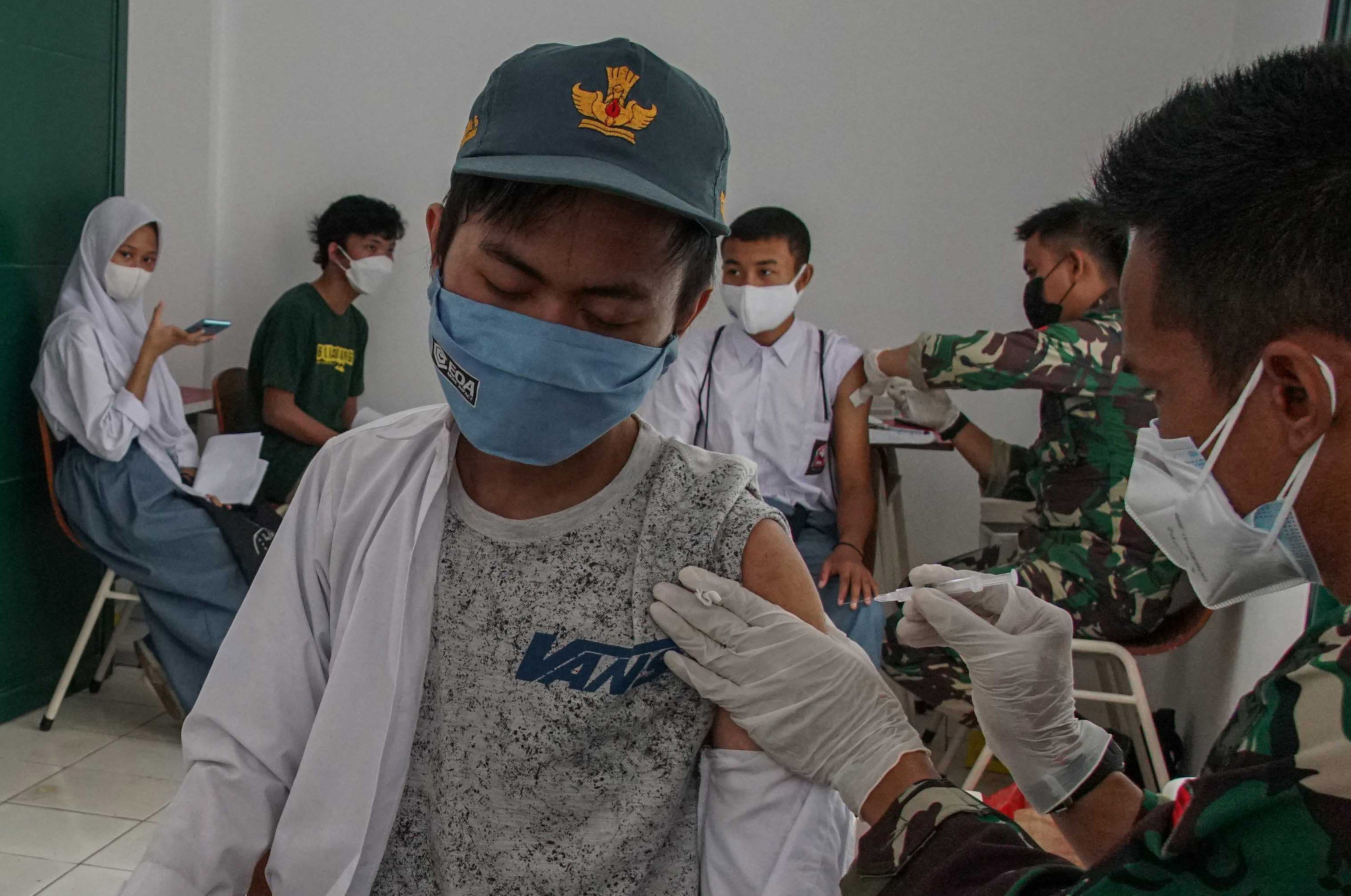 4000 Vaksin Covid-19 untuk  Pelajar dan Warga Tangerang Selatan