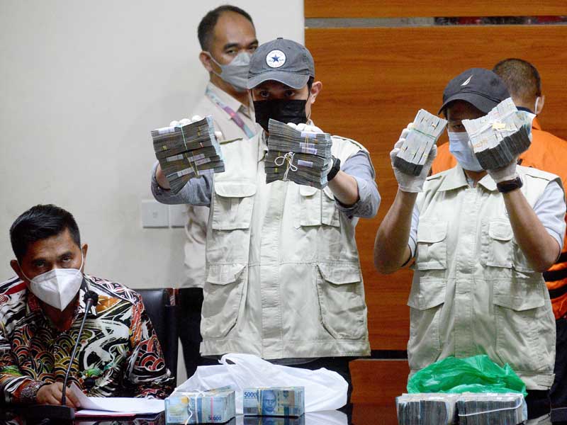 Konferensi Pers OTT KPK Di Kalimantan Selatan