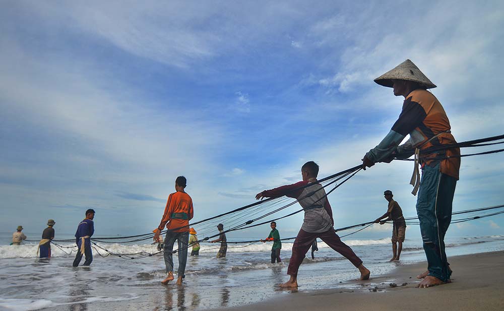 Regenerasi Tradisi Maelo Pukek