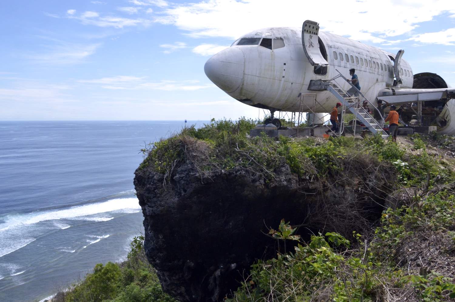 Pembangunan Akomodasi Wisata Bernuansa Pesawat