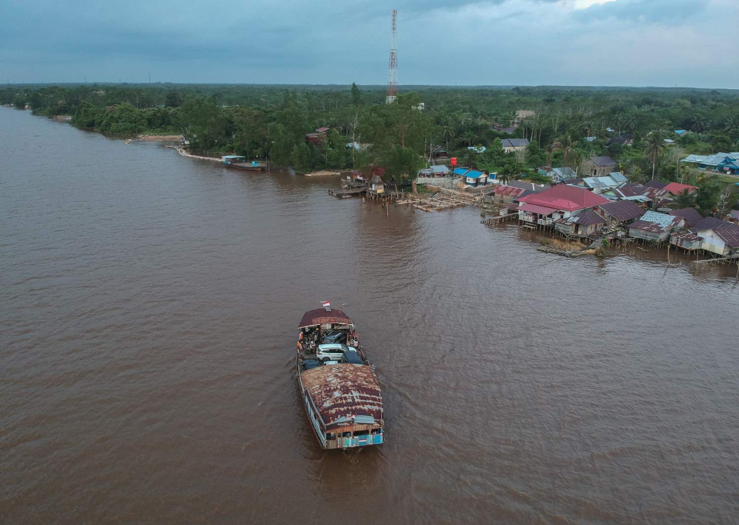 Jasa Penyeberangan Kapal Kayu Tradisional