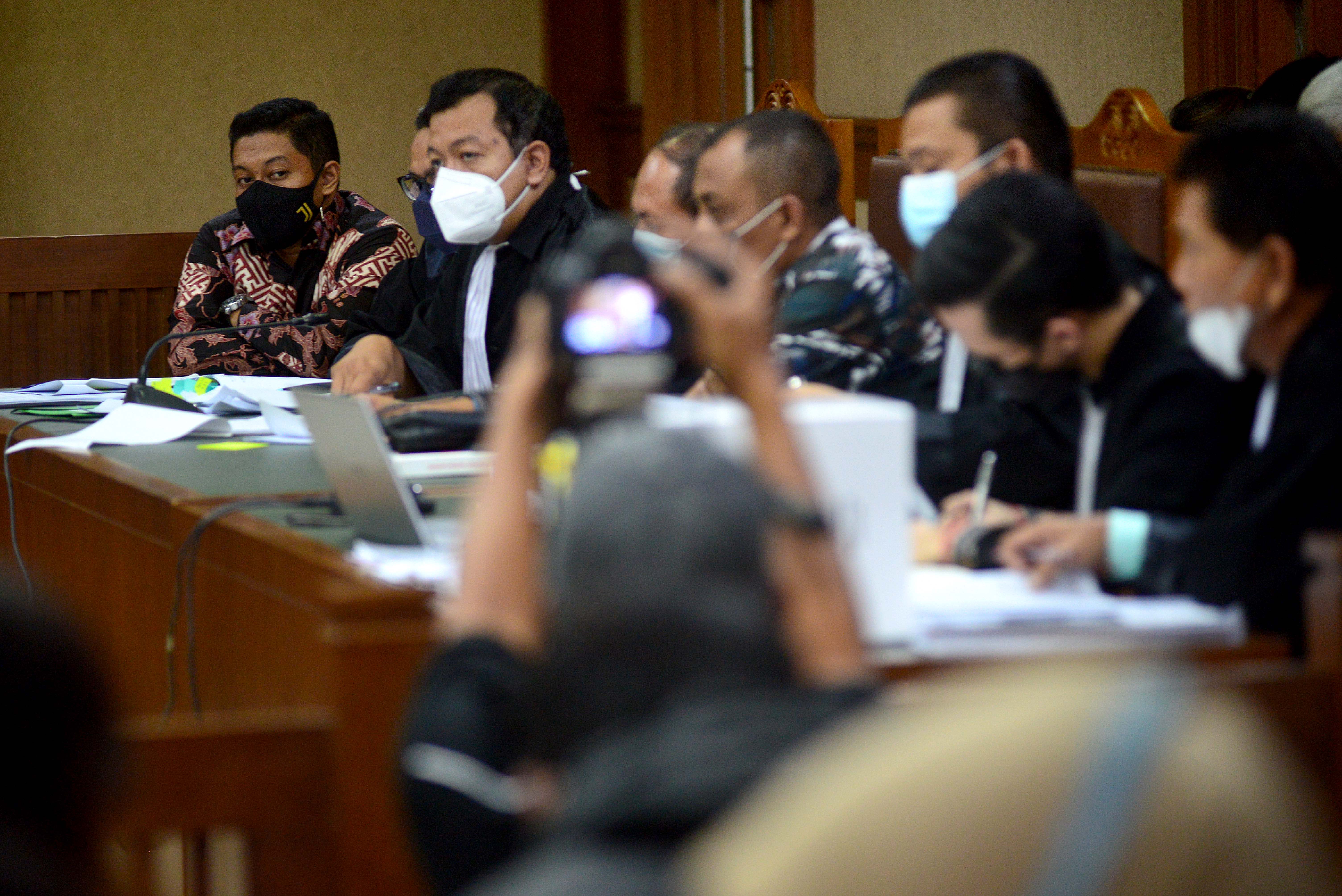 Sidang Robin Mantan Penyidik KPK Hadirkan Tiga Saksi  