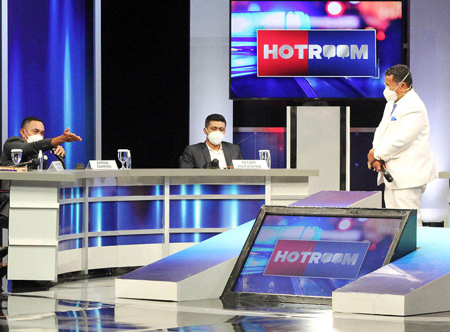 Hot Room bertajuk Merisak itu Merusak