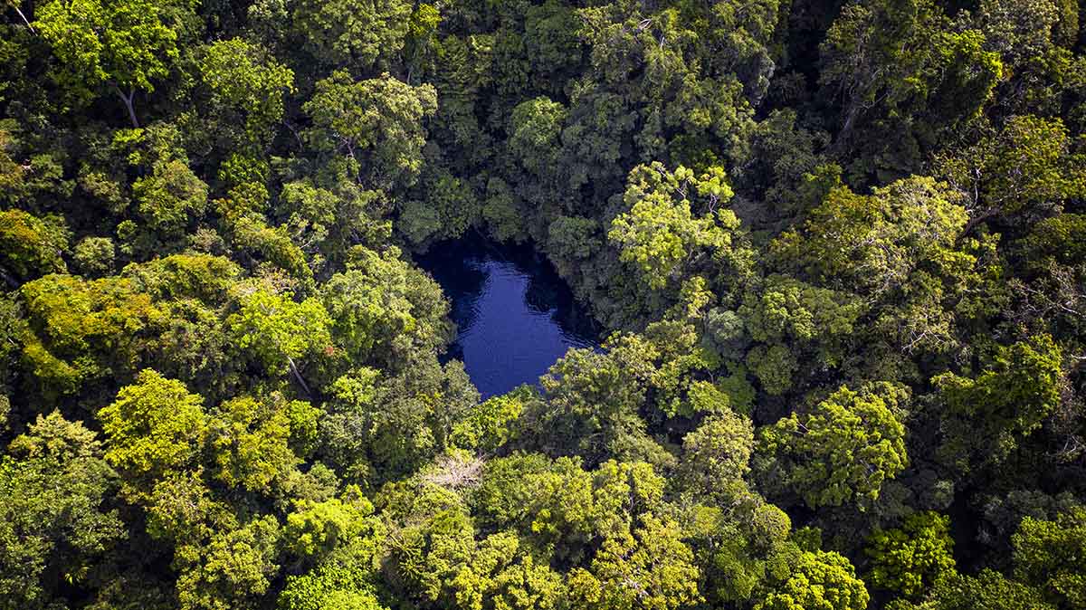 Pesona Telaga Biru Samares, Surga Kecil di Biak