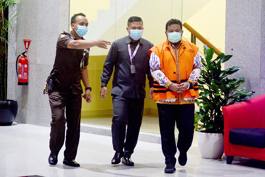 Menyuap Penyidik KPK, M Syahrial Divonis 2 Tahun Penjara 