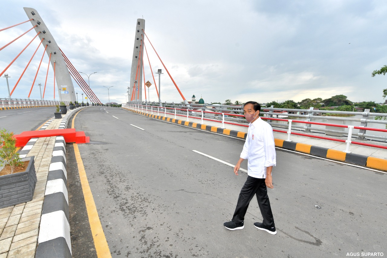 Presiden Jokowi Resmikan Jembatan Sei Alalak