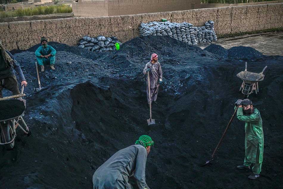 Taliban Bunuh 13 Warga Etnis Hazara