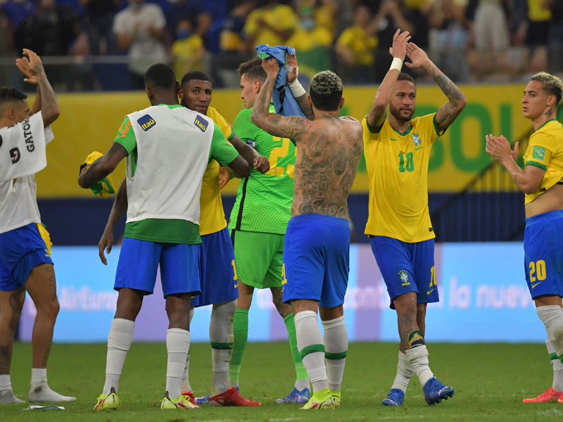 Brasil Hajar Uruguay 4-1