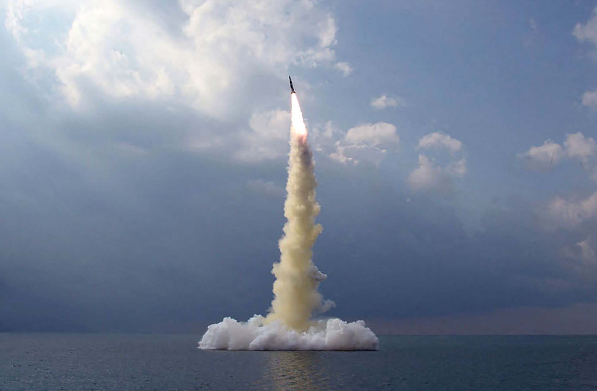 Korea Utara Uji Rudal Balistik dari Kapal Selam