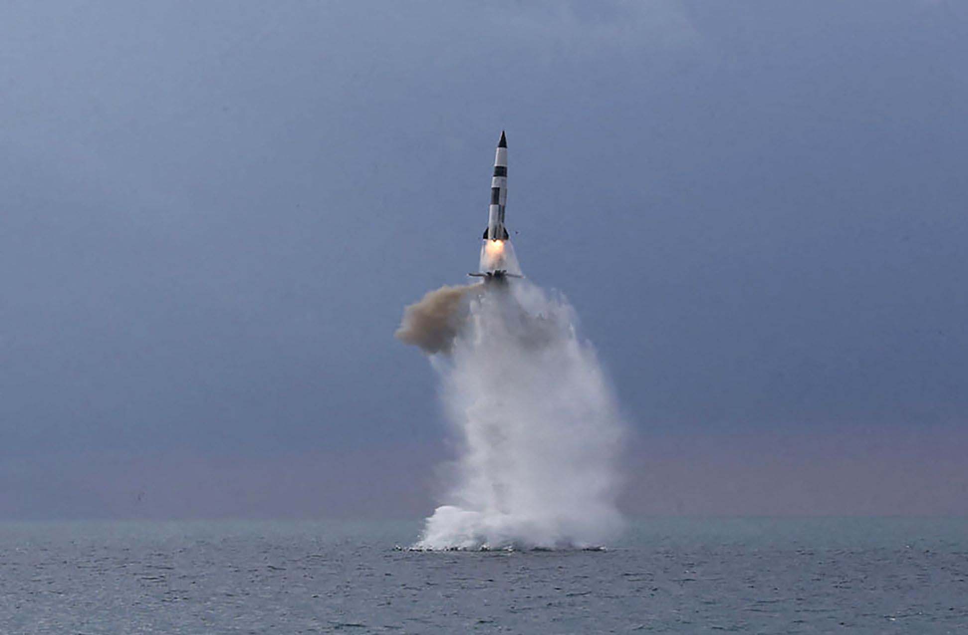 Korea Utara Uji Rudal Balistik dari Kapal Selam