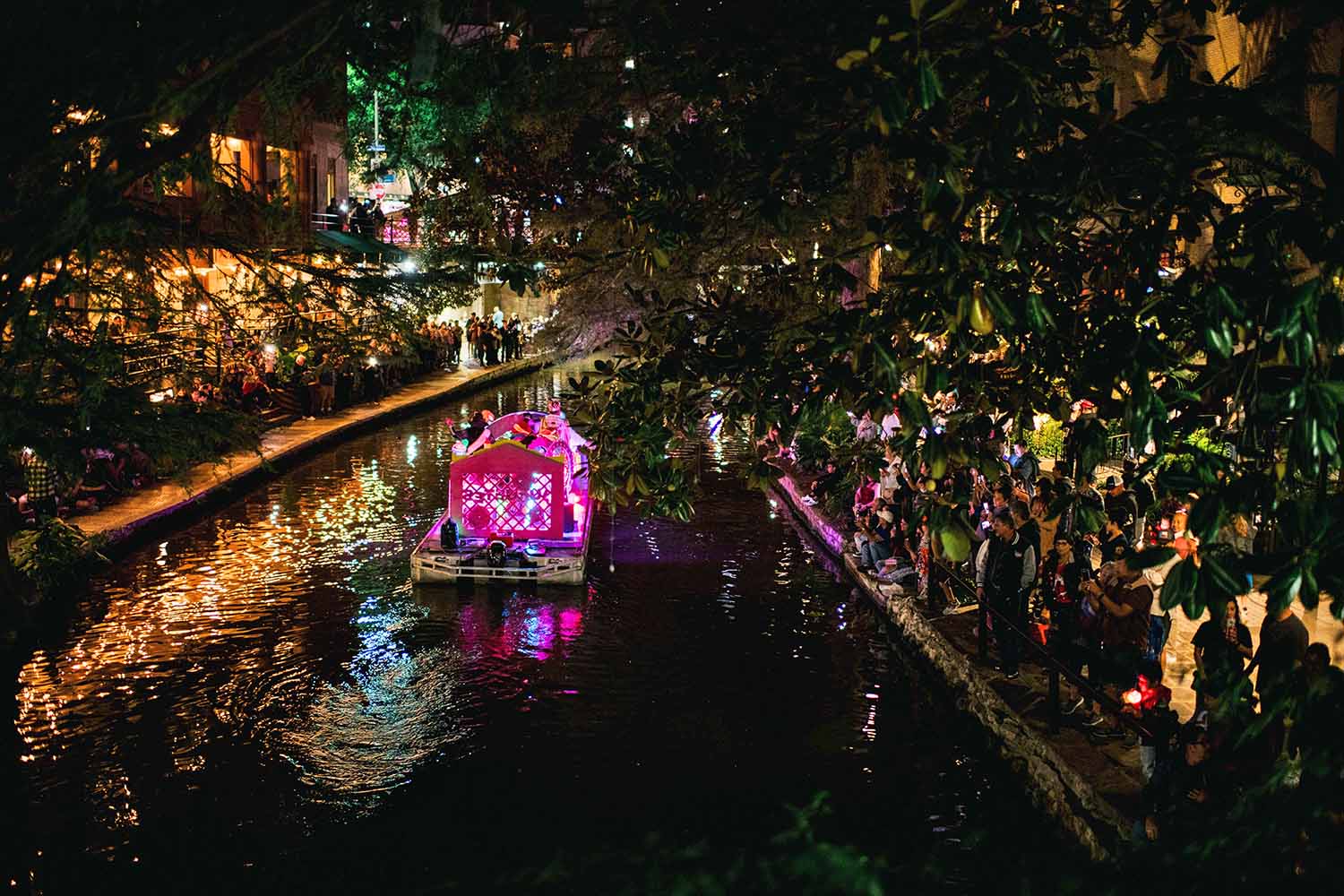 Kemeriahan Perayaan Hari Orang Mati di San Antonio