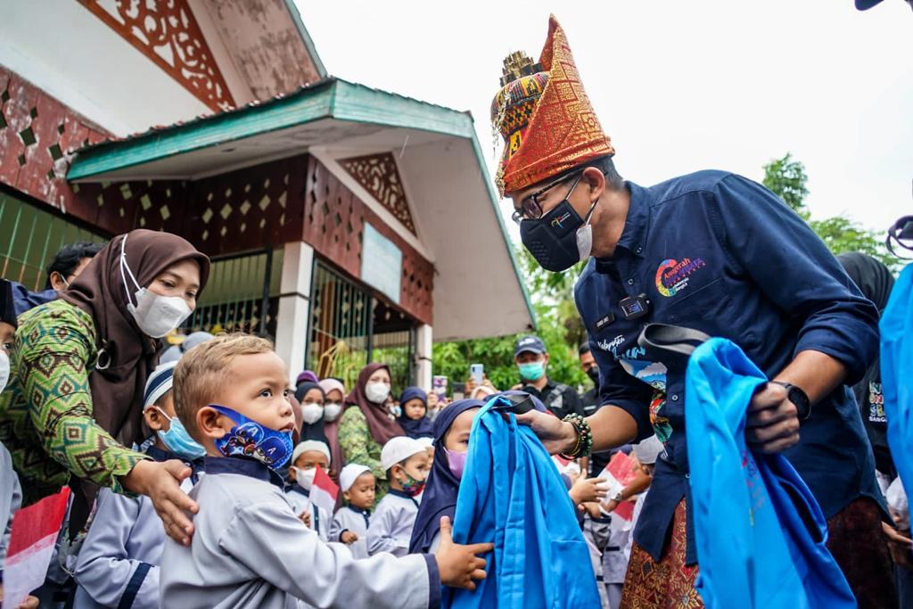 Menteri Sandiaga Dukung Pariwisata Berkelanjutan dan Kebangkitan Ekonomi