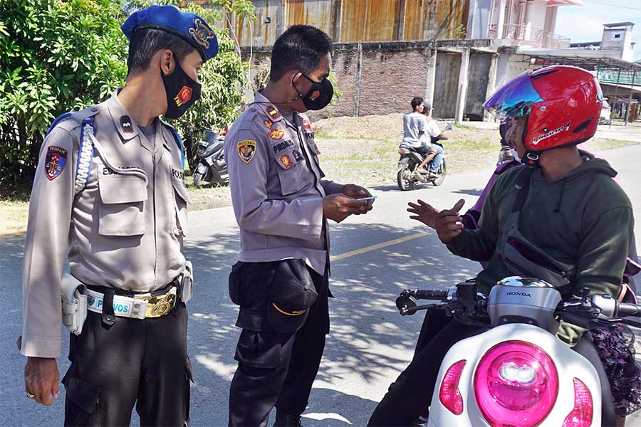 Polisi Mengajak Pengendara yang Belum untuk Divaksin Covid-19  