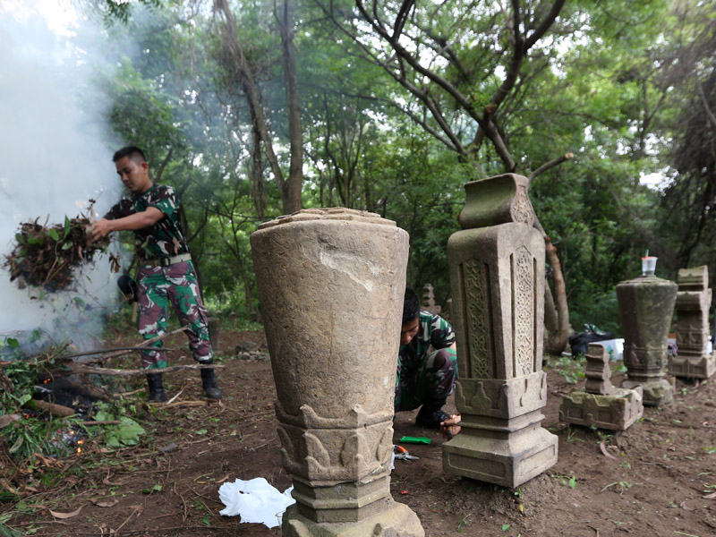 Perawatan Makam Sejarah