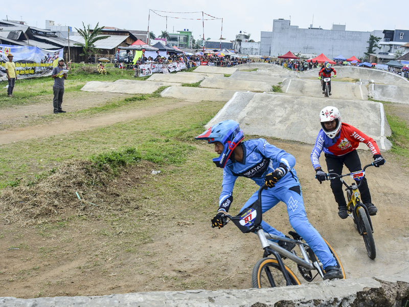 Kejuaraan BMX Jaring Pembalap Berprestasi