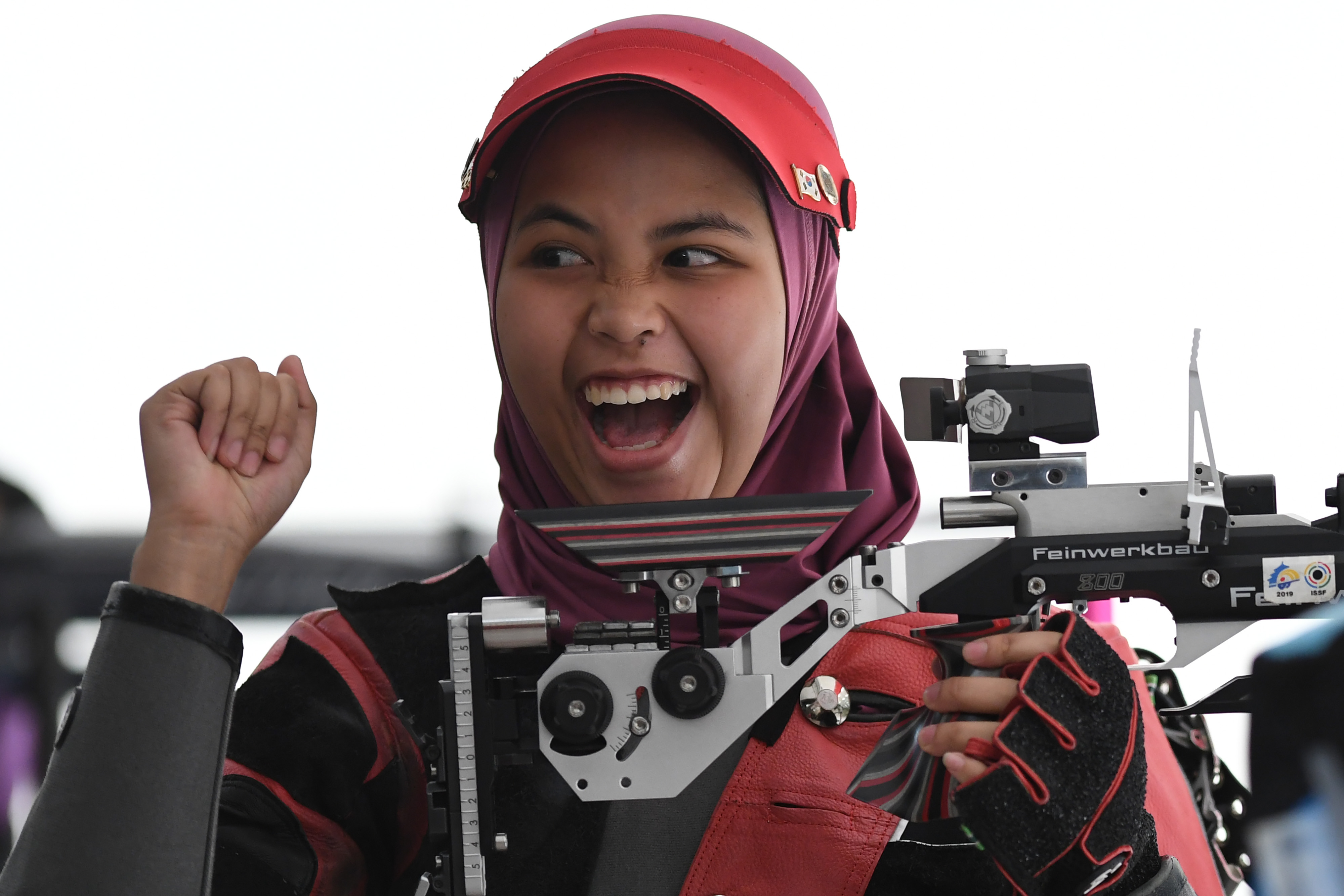 Jawa Barat Raih Emas Menembak 10 meter Air Rifle Putri PON Papua