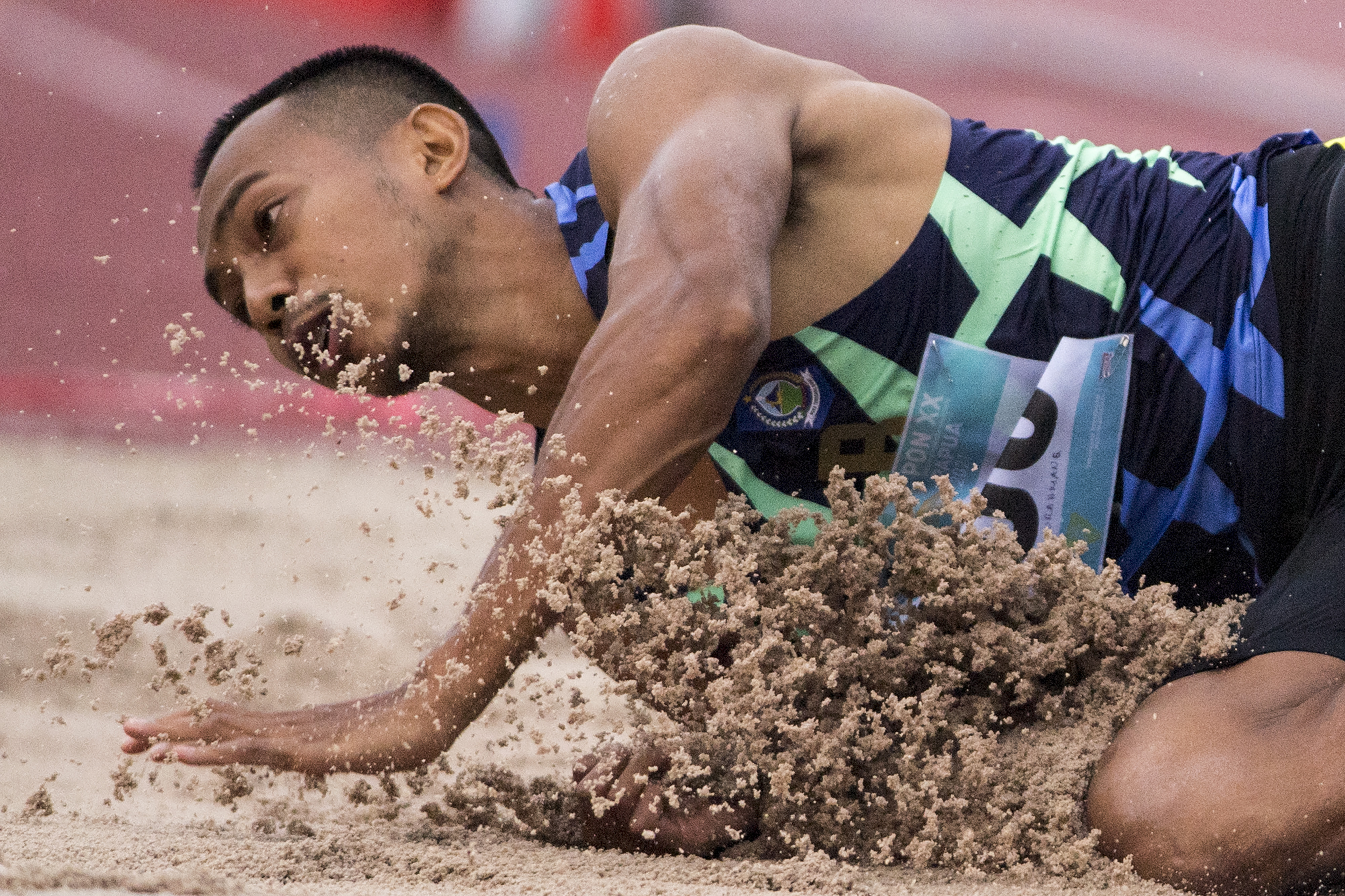 Sapwaturrahman Juara Lompat Jauh PON Papua