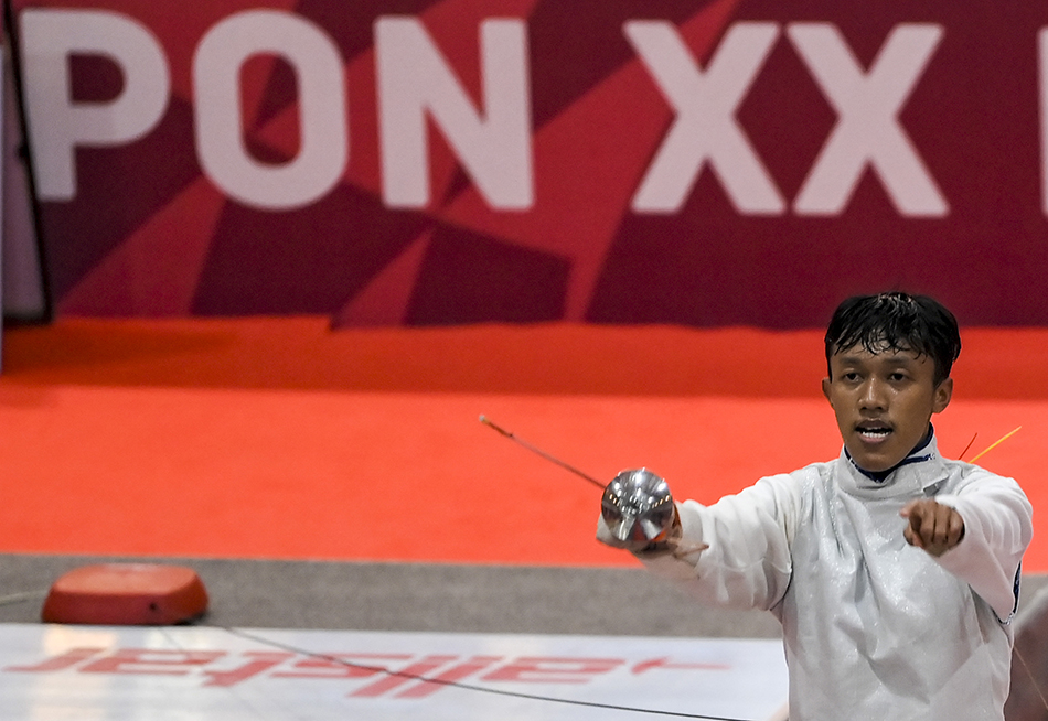 Riau Raih Emas Anggar kategori Floret Individual Putra