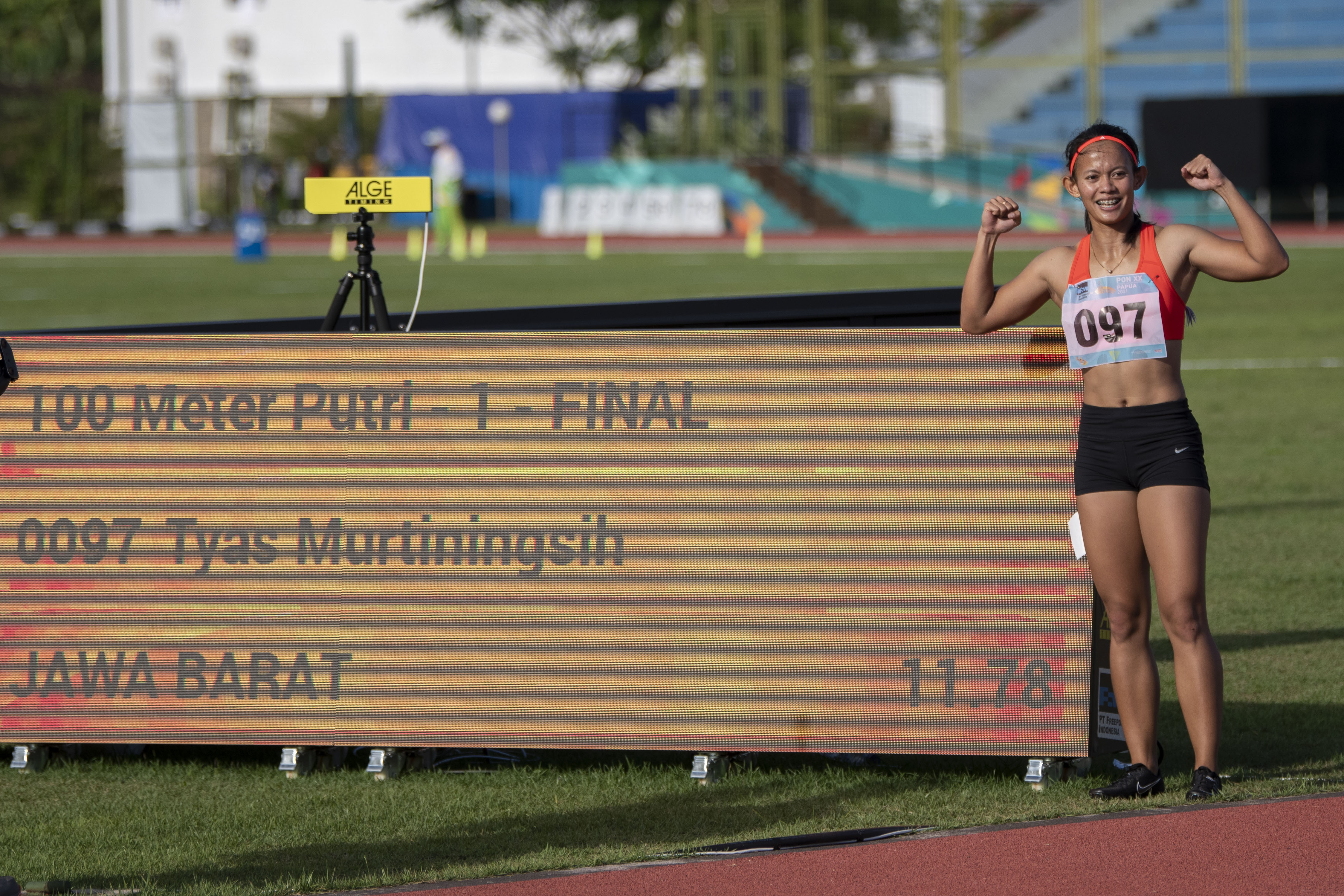 Tyas Murtiningsih Raih Emas Lari 100 Meter PON Papua untuk Jawa Barat