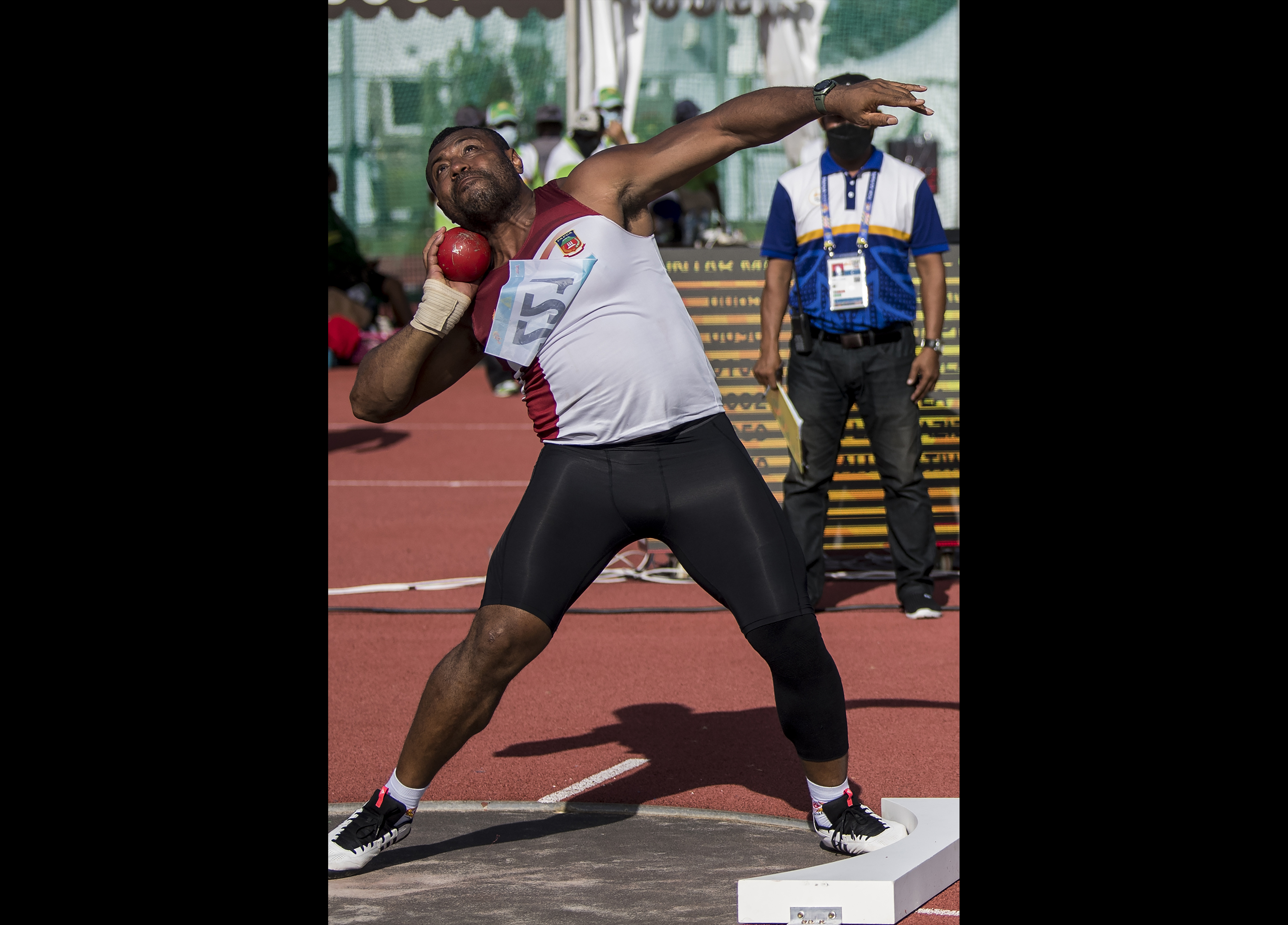 Atlet Tolak Peluru Putra Jawa Tengah Irfan Toni Raih Emas PON Papua