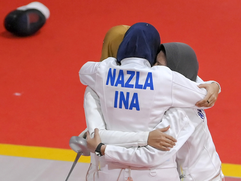 Riau Raih Emas Anggar Katagori Degen Beregu Putri