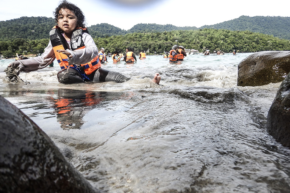 Wisata di Pantai Rubiah