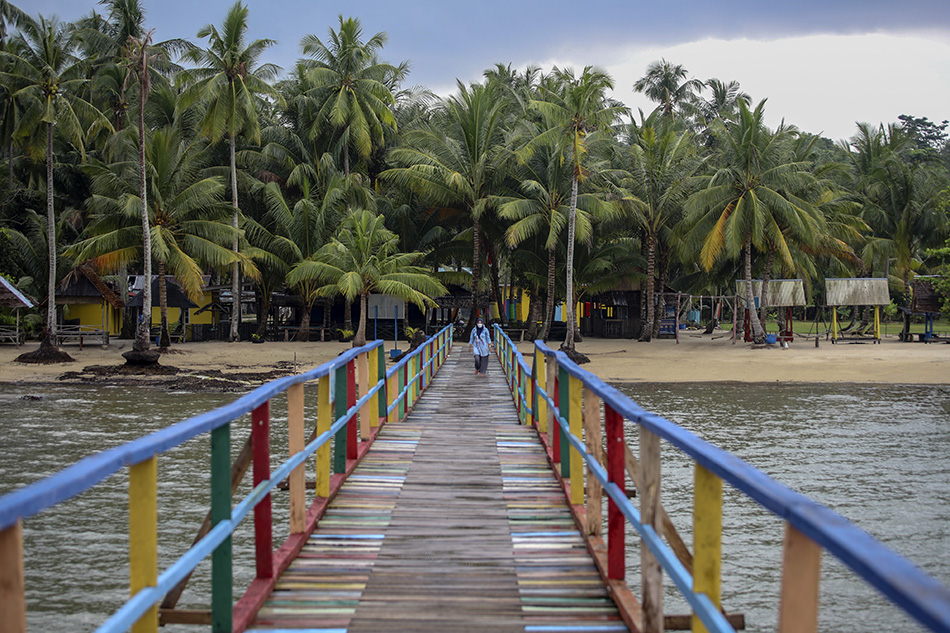 Uji Coba Pembukaan Kawasan Wisata Batam dan Bintan 