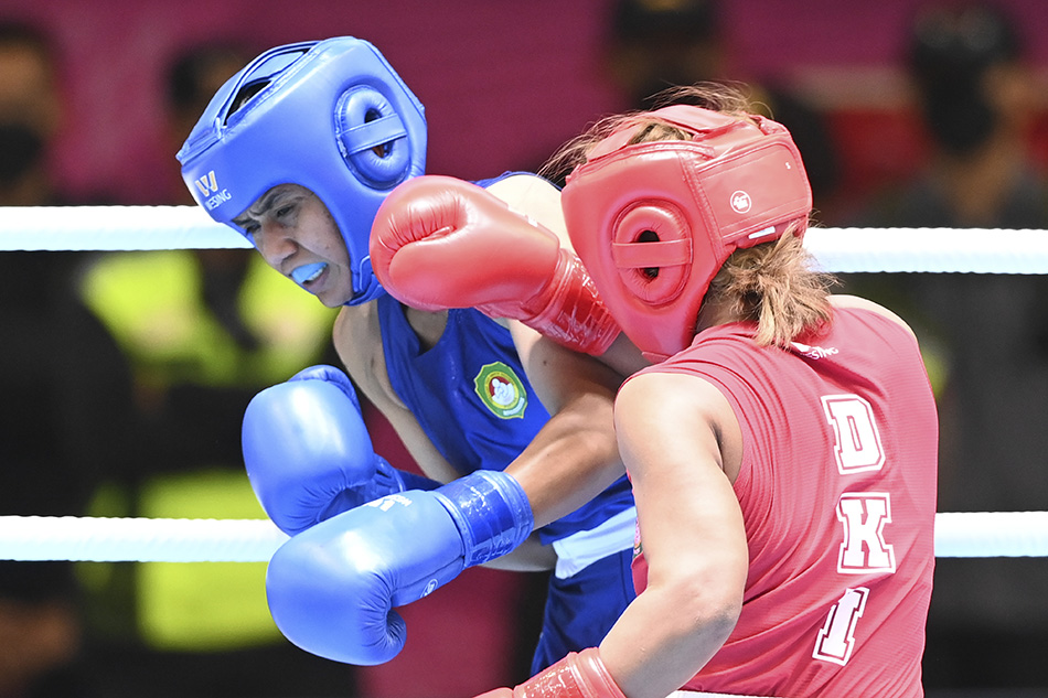 Petinju Putri DKI Jakarta Raih Medali Emas