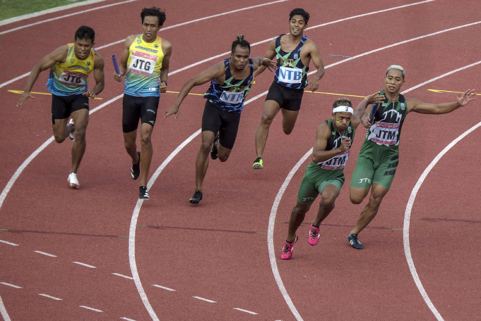 Jatim Raih Medali Emas Lari Estafet 4x100 meter Putra PON 