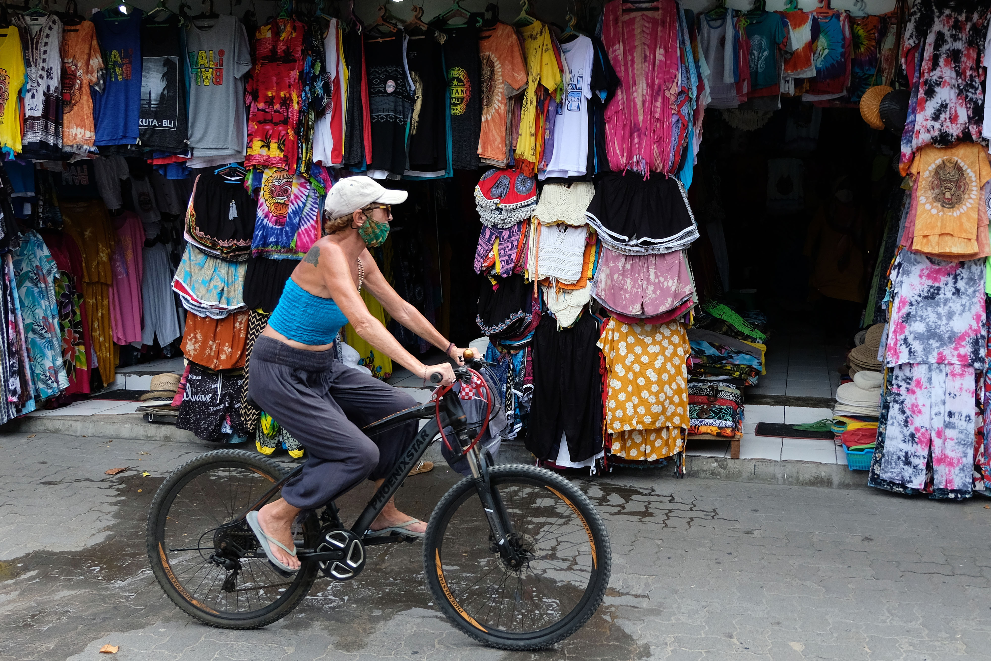 Pasar Seni Kuta Sepi Pengunjung