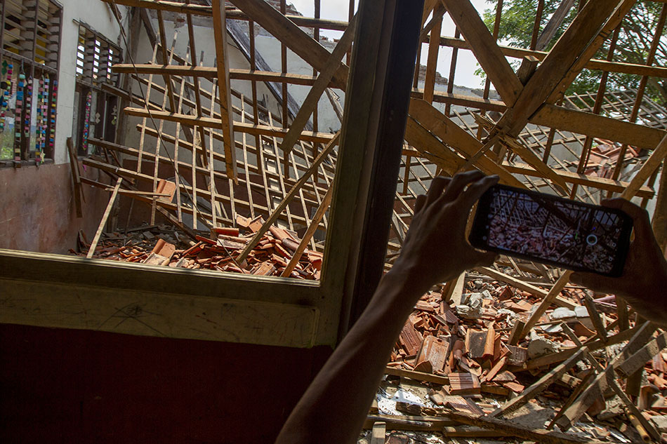 Atap Bangunan Sekolah Ambruk