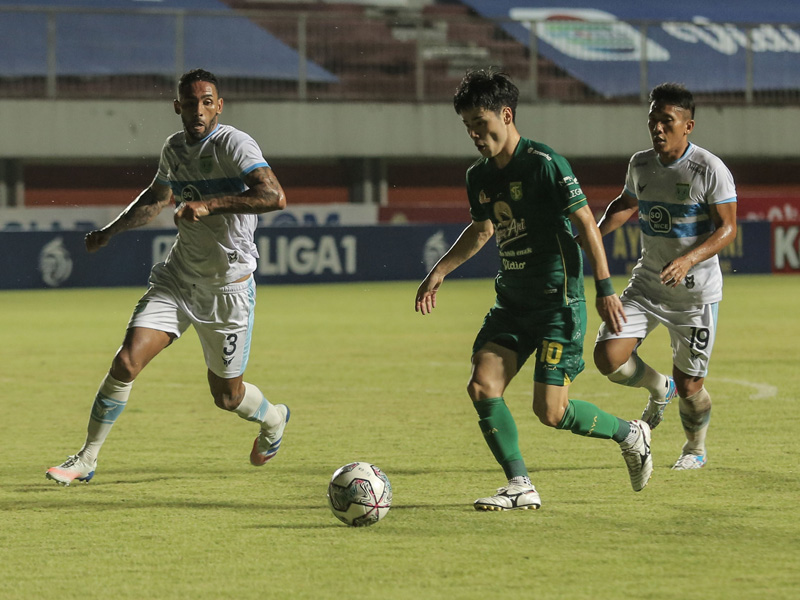 Persebaya Tahan Persela