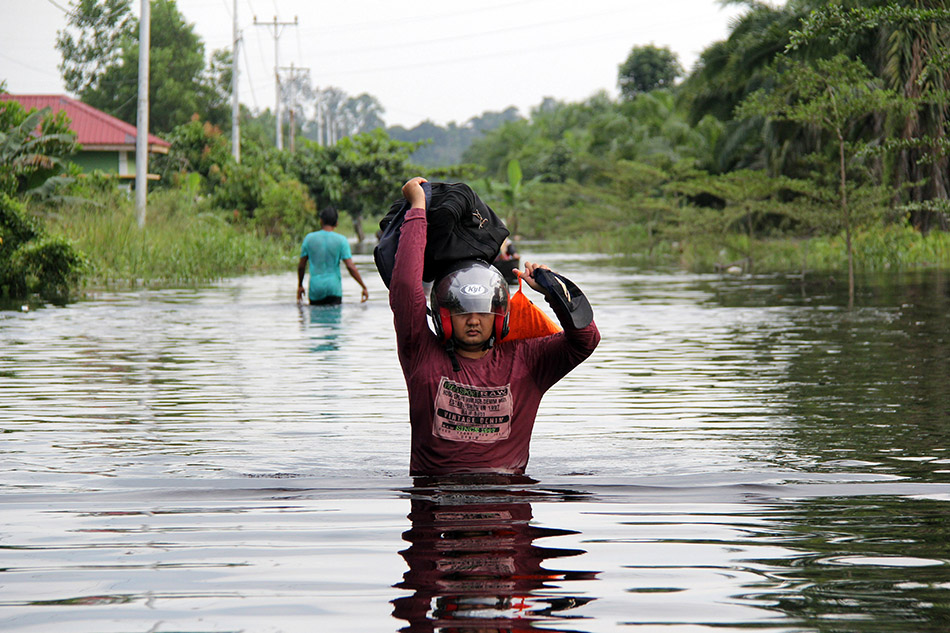 Bencana Banjir Akibat Hujan Deras di Dumai