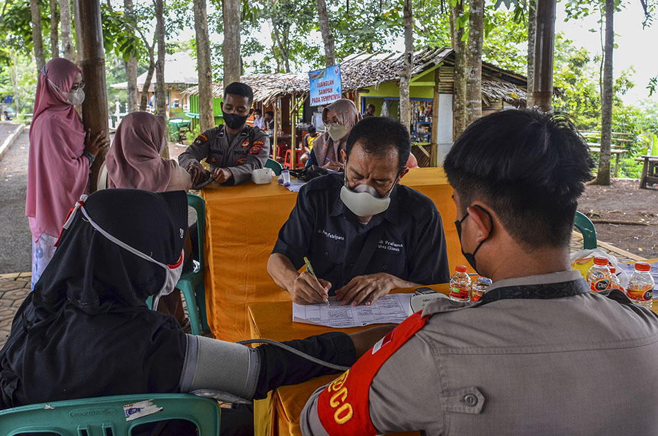 Vaksinasi di Lokasi Wisata
