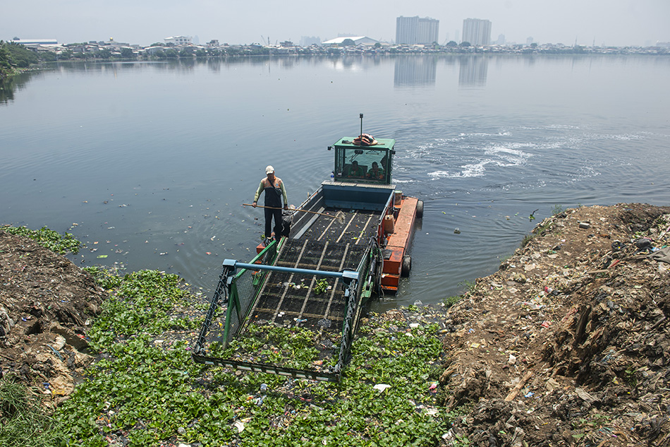 Pembersihan Waduk Pluit