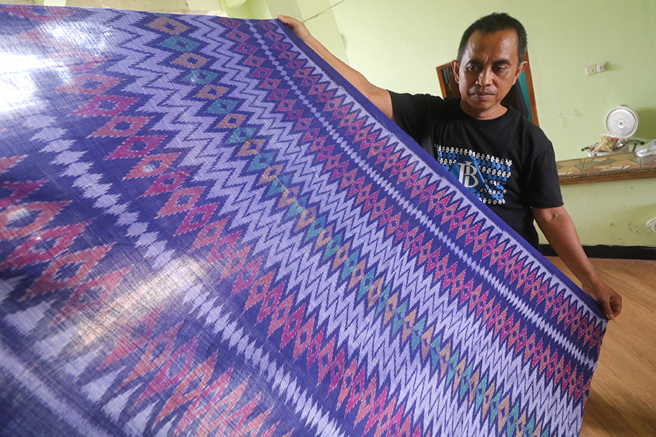 Industri Tenun Ikat 
