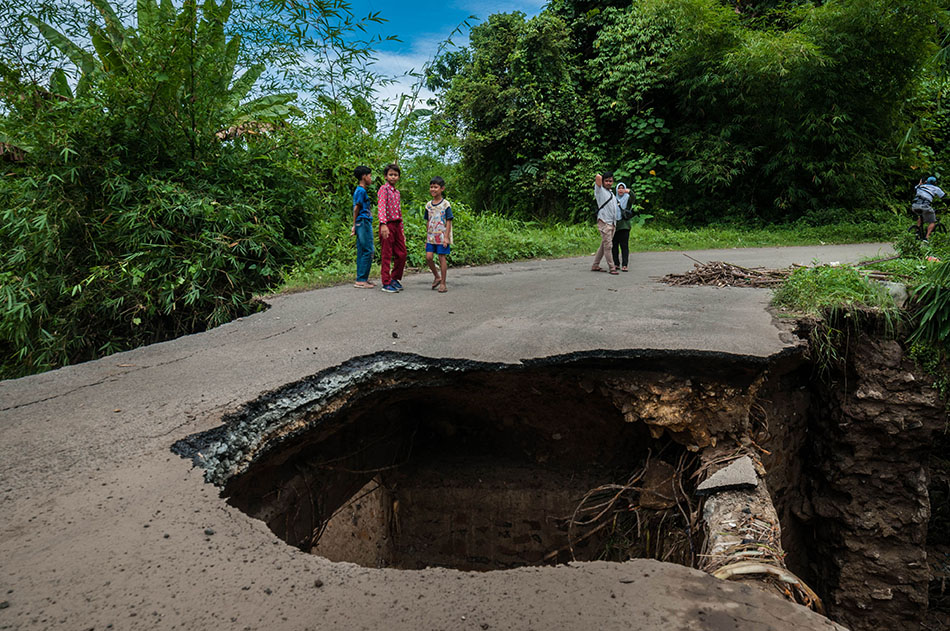 Jembatan Ambles di Banten