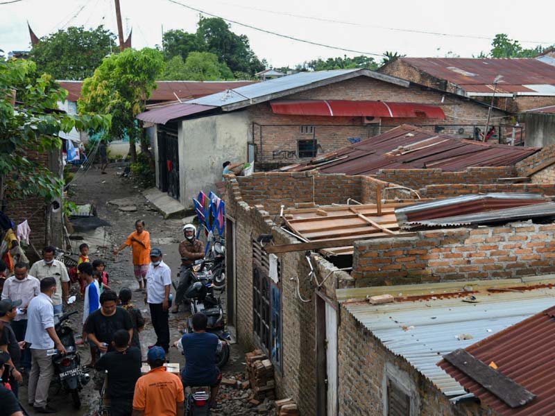 Dampak Angin Puting Beliung Di Medan