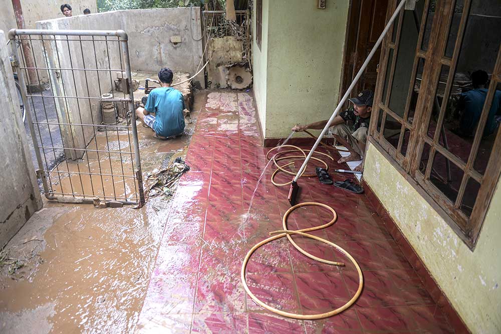 Banjir Akibat Kali Bekasi Meluap